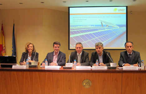 De izquierda a derecha: Rocío Hortiguela, Jorge Morales, Juan laso, Luis Torres y Antonio Navarro, representantes de UNEF