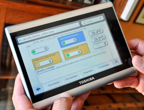 Tablet con la interface del programa
