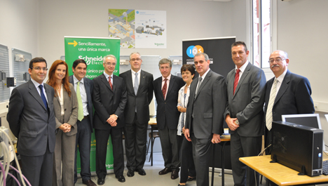 Participantes en el acuerdo entre Schneider Electric y el Institut Químic de Sarrià.