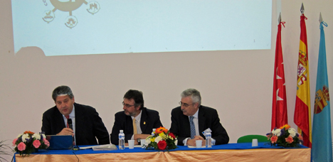 José Luis Sanz, secretario general de la Federación Madrileña de Municipios, Eduardo Sanchez Tomé, presidente de AMI y el alcalde de El Molar, Emilio de Frutos