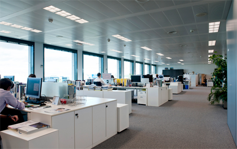 Nueva iluminación eficiente en las oficinas centrales de Philips