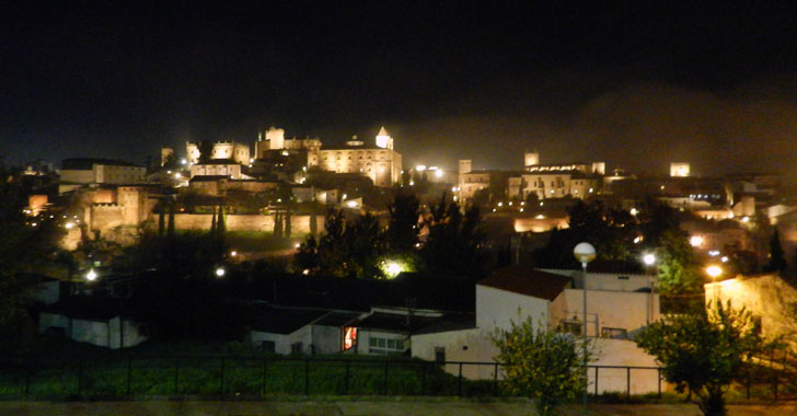 Vista general de la nueva iluminación del Conjunto Monumental de Cáceres, elaborado por Endesa. 