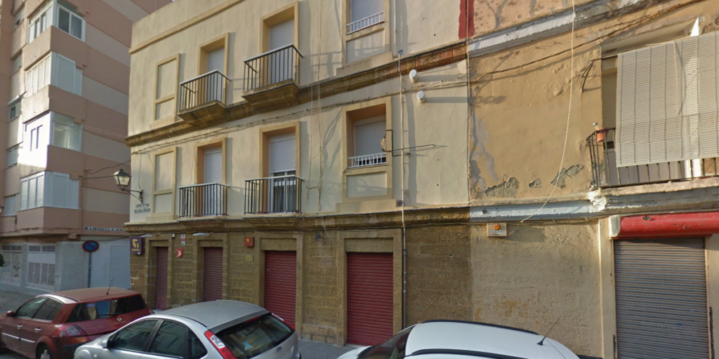Edificio de viviendas sociales de Cádiz que será demostrativo en un proyecto piloto de rehabilitación energética de edificios.