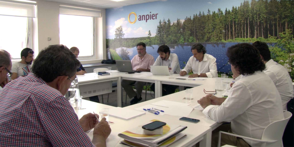 Reunión de la Asociación Nacional de Productores de Energía Fotovoltaica.