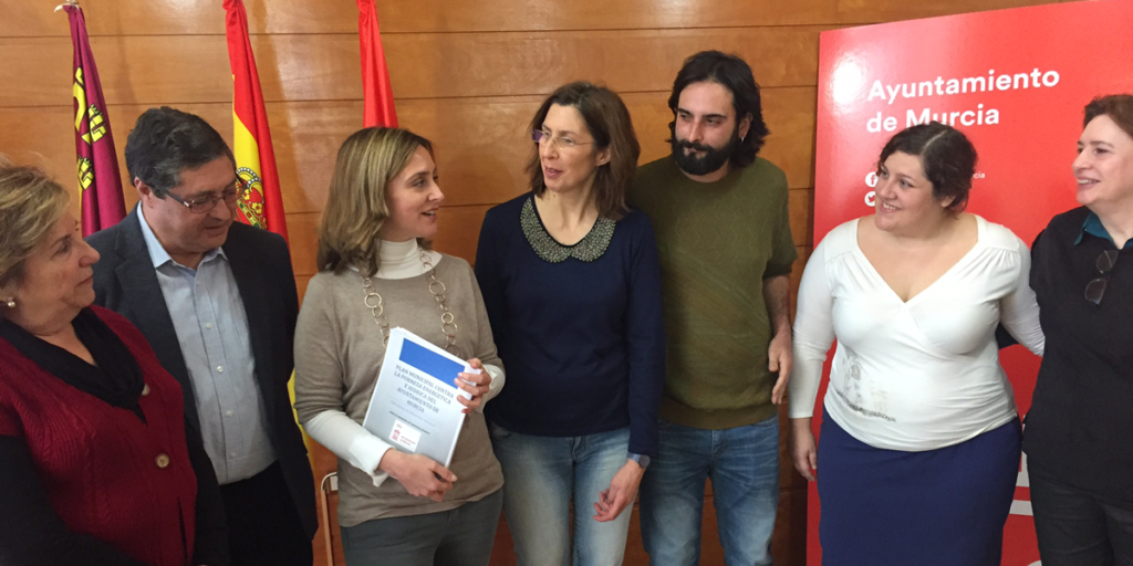 Conchita Ruiz presenta el Plan contra la Pobreza Energética en Murcia.