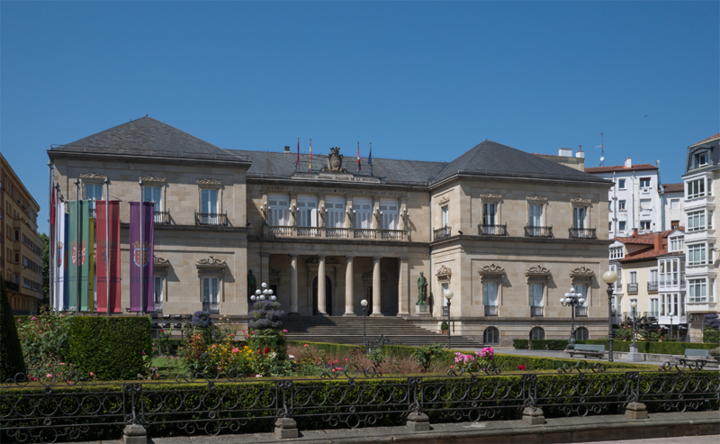 Fachada de la sede de la Diputación Foral de Álava.