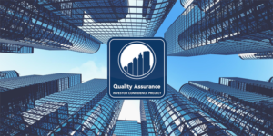 Logo de ICP Europe. Al fondo, edificios de oficinas.