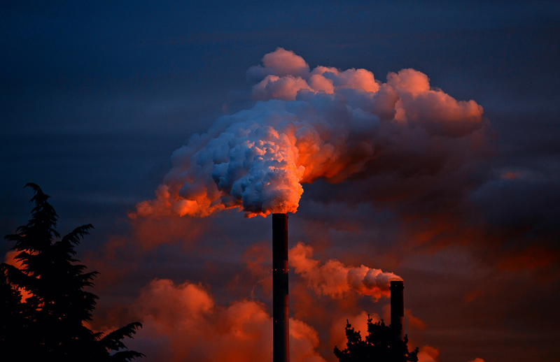 Contaminación, chimeneas, industria, CO2.