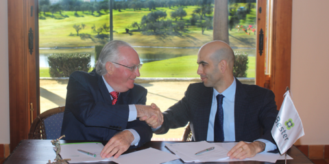 Techado renovable para el parking de un club de golf en Sevilla