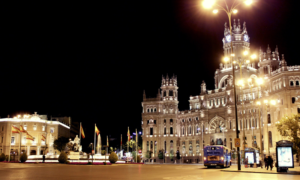 Madrid, España. Fachada Ayuntamiento. Nocturno. Plaza Cibeles.