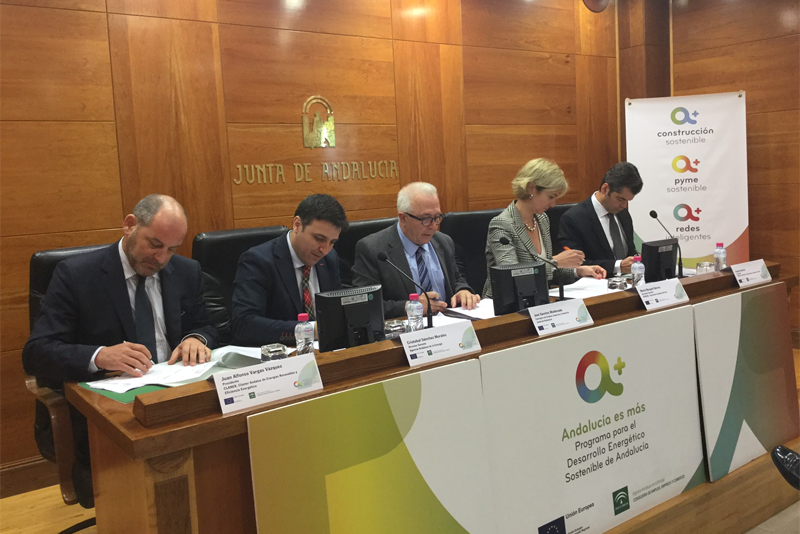 Firma del Protocolo para fomentar la Eficiencia Energética y el uso de Energías Renovables en Andalucía.