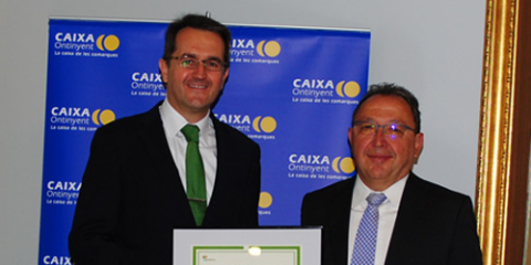 La sede de Caixa Ontinyent recibirá Energía 100% Renovable