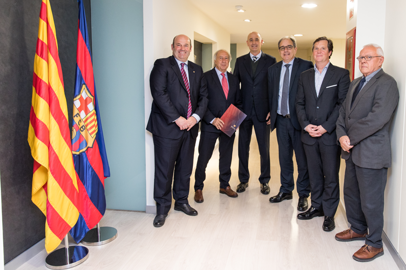 Firmantes del Acuerdo de Colaboración entre FC Barcelona e ingenieros catalanes. 