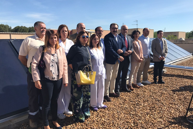 Comitiva de la Junta de Castilla-La Mancha que visitó el Hospital de Manzanares para ver las instalaciones para mejora la efiiencia energética. 