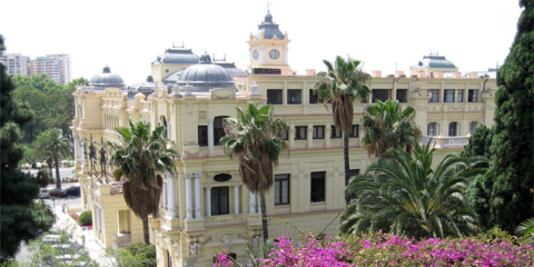 Las calles y el recinto ferial de Málaga se iluminarán con Energía Renovable