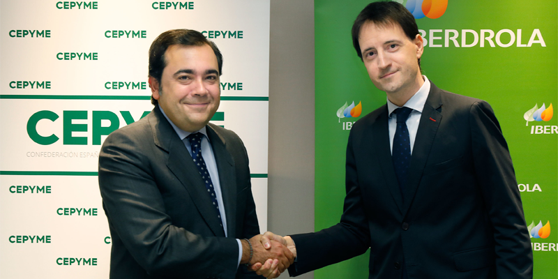 Representantes de Iberdrola y Cepyme tras firmar el acuerdo de colaboración en materia de asesoramiento sobre eficiencia energética para pymes y autónomos.