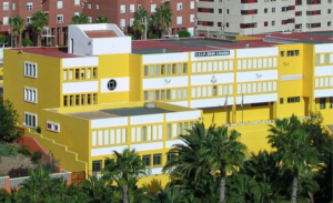 Fachada edificio CEIP Gran Canaria.