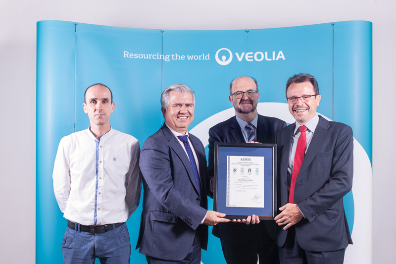 Acto de entrega de los certificados de calidad por parte de Aenor a Grupo Veolia. 
