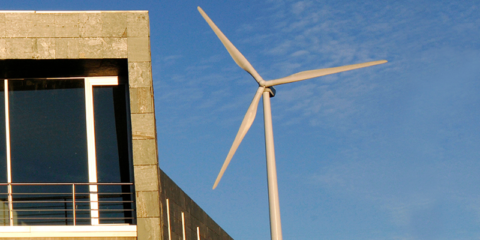 Norvento lanza la nueva versión de su aerogenerador nED100 para autoconsumo industrial