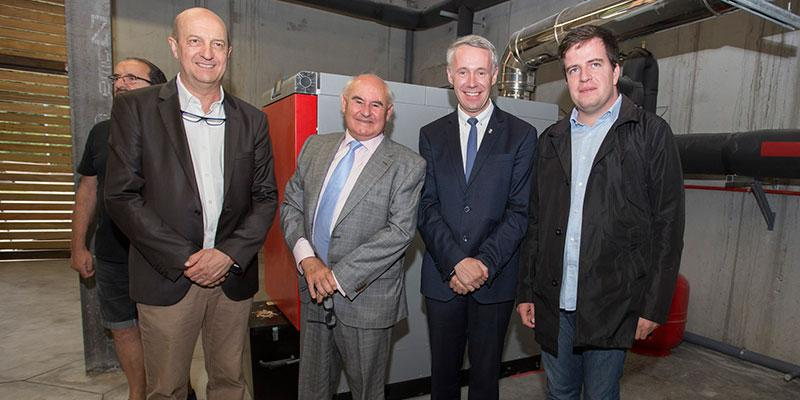 Visita a la sala de calderas de biomasa de la red de calor de Setcases, inaugurada por la Diputación de Gerona.