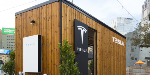 Una casa rodante de Tesla recorre Australia fomentando el Autoconsumo Fotovoltaico