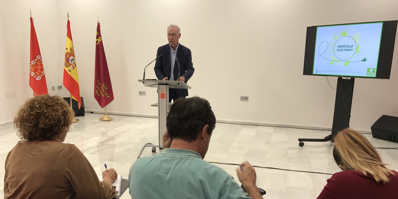 Rueda de prensa para presentar las ayudas para mejorar la eficiencia energética de los edificios residenciales en el municipio de Murcia. 