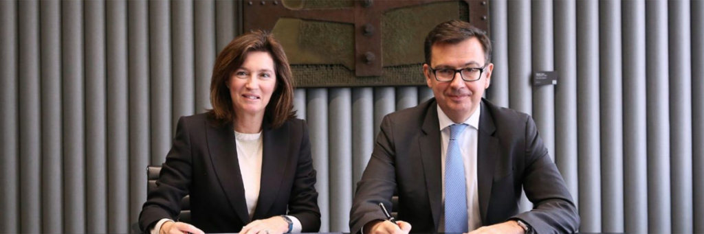 Cristina de Parias, directora de BBVA España, con Román Escolano, vicepresidente del Banco Europeo de Inversiones (BEI)