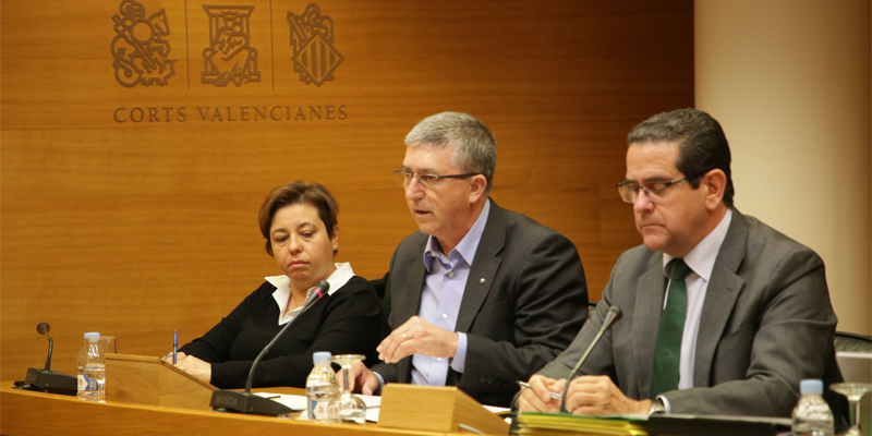 El consejero de Economía de la Comunidad Valenciana, Rafa Climent, durante la presentación de los prespuestos para 2018 en las Cortes Valencianas.