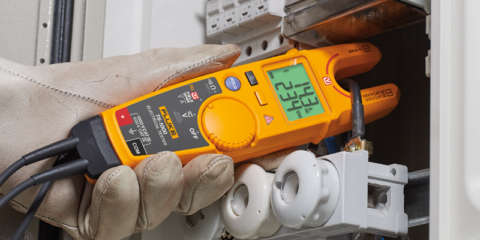 Comprobadores eléctricos T6-600 y T6-1000 de Fluke con tecnología FieldSense