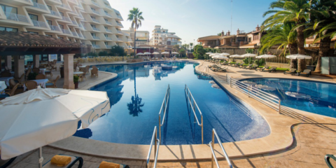 Calderas con Biomasa para calefactar las piscinas descubiertas del Hotel Iberostar Playa Palma