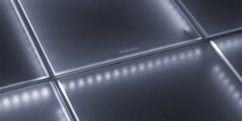 Onyx Solar desarrolla un suelo fotovoltaico transitable que integra luces LED
