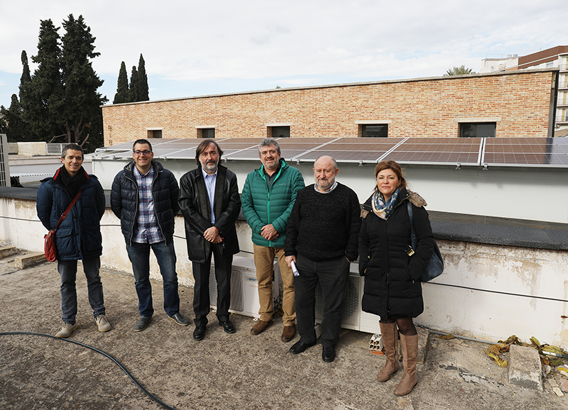 Visita institucional a la instalación de autoconsumo fotovoltaico del ayuntamiento de L'Alcúdia.