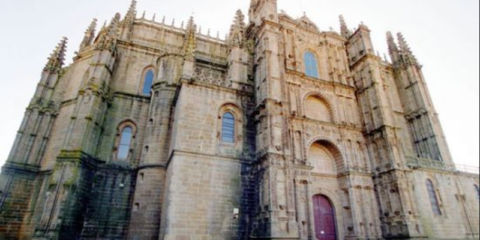 La Catedral de Plasencia reducirá un 50% su consumo energético con la nueva iluminación LED
