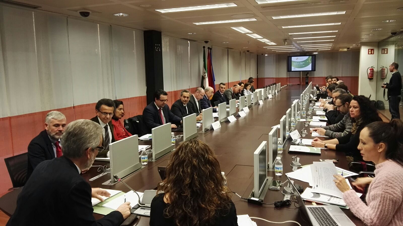 Segunda reunión de la Mesa de Autoconsumo de Andalucía, celebrada el 26 de enero para abordar las principales líneas de actuación para impulsar el autoconsumo en la región. 