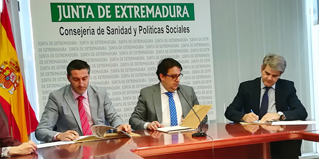Firma de acuerdo entre Agenex. el SES y la consejería de Sanidad de la Junta de Extremadura. Eficiencia energética en centros hospitalarios.