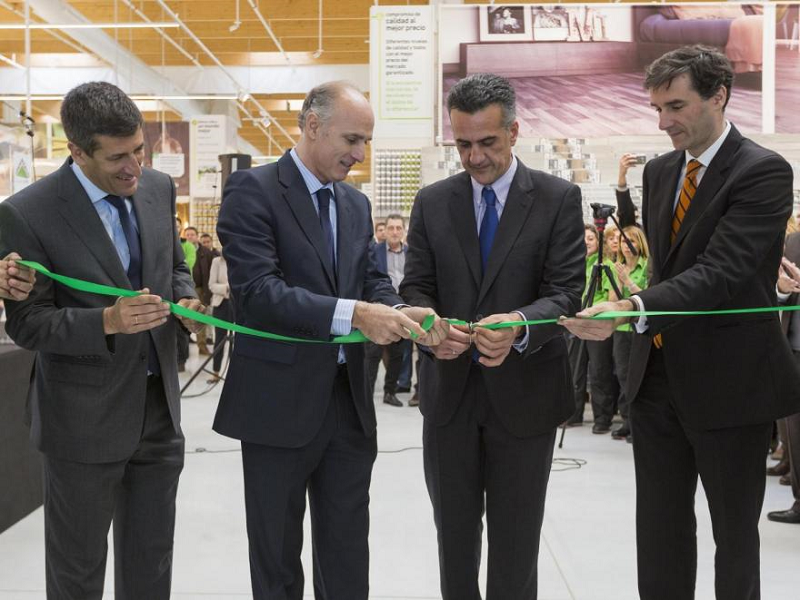 Inauguración de la nueva tienda eficiente de Leroy Merlin en Castellón.