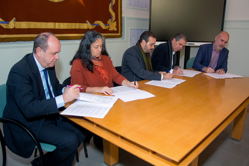 Firma del convenio para poner en marcha la Cátedra de Energía y Eficiencia Energética en la Universidad de Las Palmas de Gran Canaria. 