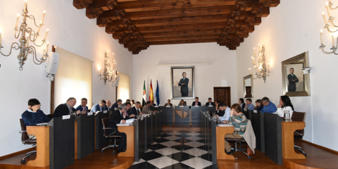 Eficiencia energética e implantación de energías renovables con Fondos FEDER en municipios de Cáceres