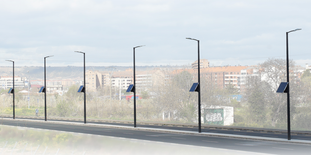 Farolas solares Skyline instaladas en Logroño.