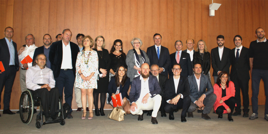 Foto familia del Comité Técnico del Congreso Edificios Inteligentes 2018.
