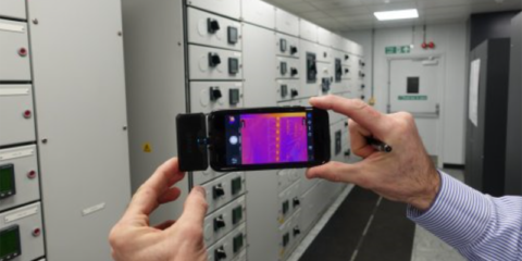 La cámara de bolsillo FLIR ONE Pro mantiene operativos los centros de datos con la ayuda de la termografía