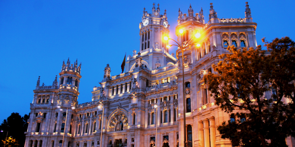 Ayuntamiento de Madrid. Vista nocturna.