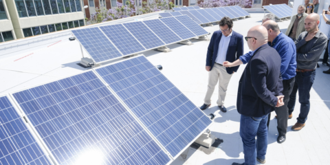 Ayuntamiento de Cádiz inaugura dos plantas de autoconsumo en las empresas municipales de electricidad y agua