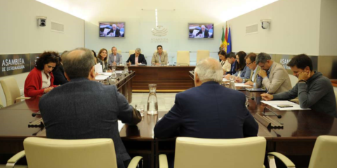 Extremadura destina 15 millones a un Plan de Mejora de la Eficiencia Energética en centros educativos
