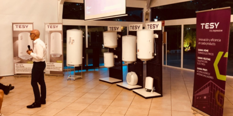 TESY anuncia el próximo lanzamiento de los termos BelliSlimo durante un encuentro con instaladores en Valencia