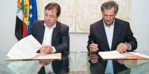 José Manuel Entrecanales, presidente de ACCIONA, y Guillermo Fernández Vara, presidente de Extremadura.