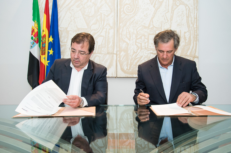 José Manuel Entrecanales, presidente de ACCIONA, y Guillermo Fernández Vara, presidente de Extremadura.