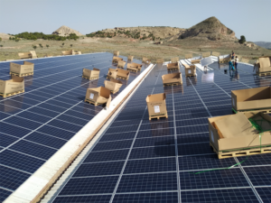 Cubierta fotovoltaica para autoconsumo sobre empresa textil TexAthenea de Villena.
