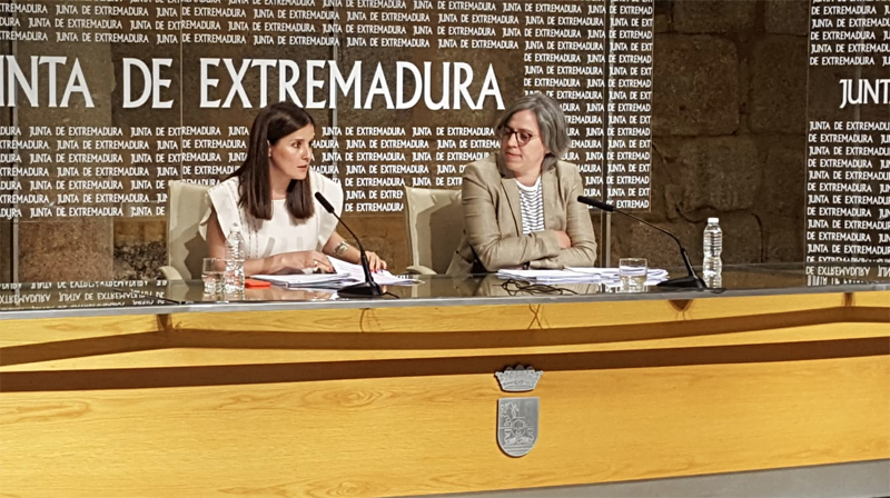 Presentación en rueda de prensa de las ayudas a la eficiencia energética y las instalaciones de energías renovables de Extremadura. 