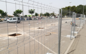 Inicio de las obras de construcción de la instalación fotovoltaica para autoconsumo en el aparcamiento del polideportivo de Pilar de la Horodada.